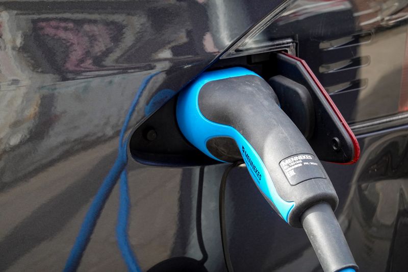 EV charging station with multiple ports