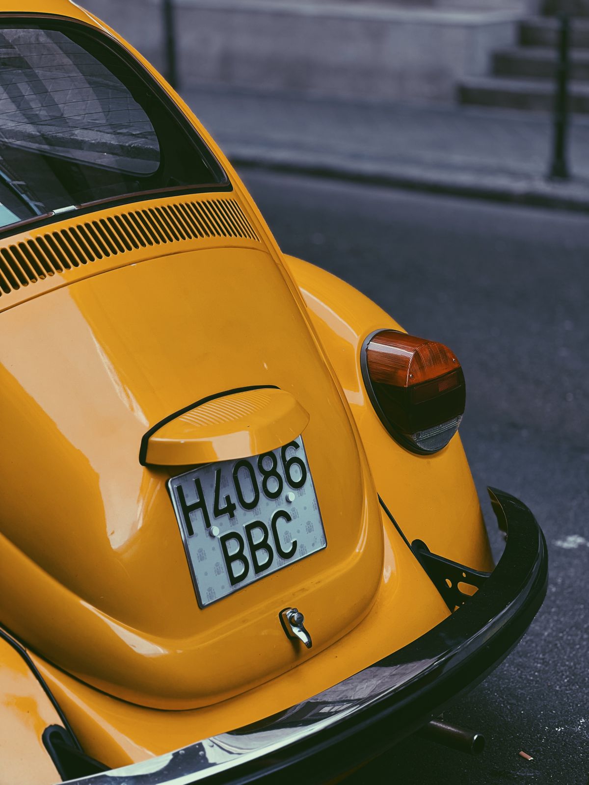 Vehicle registration plate