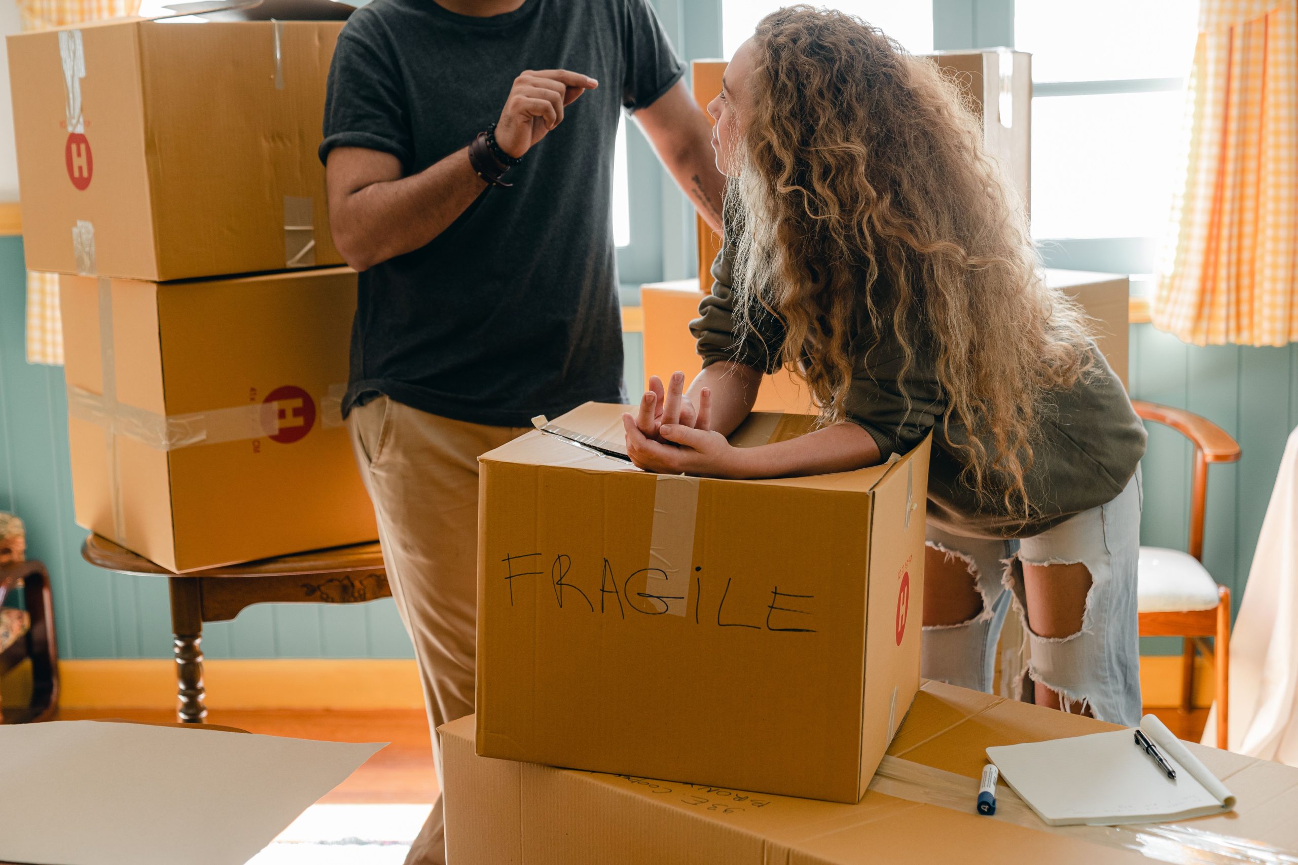 Family moving student to campus